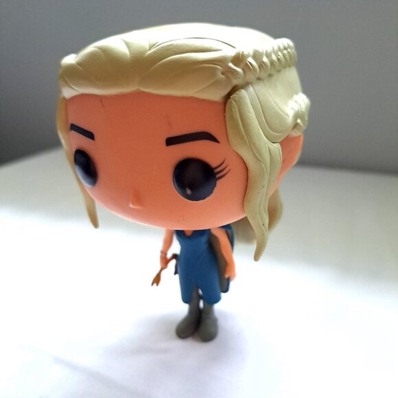 Funko Pop! Game of Thrones Daenerys Targaryen #25 Vinyl Figure out of box - Picture 2 of 11